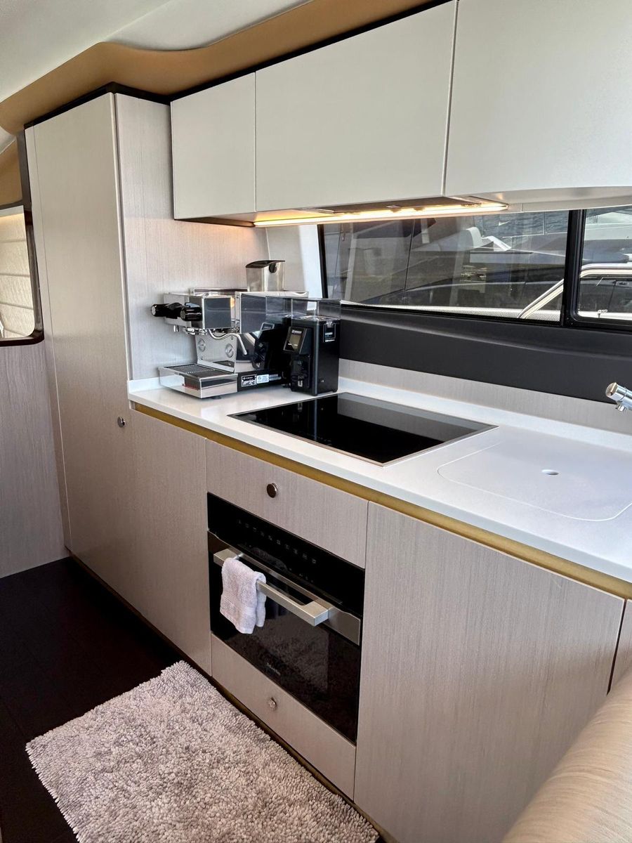 2023 Azimut 59 