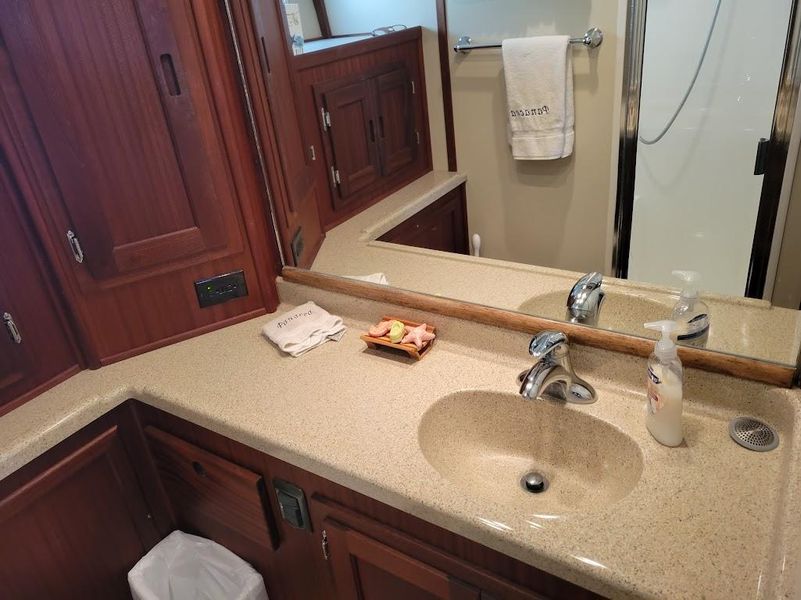 2010 American Tug 41 Flybridge, Stabilized