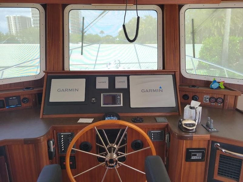 2010 American Tug 41 Flybridge, Stabilized