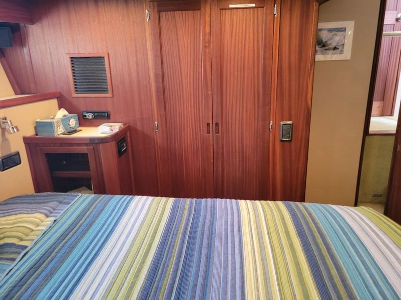 2010 American Tug 41 Flybridge, Stabilized