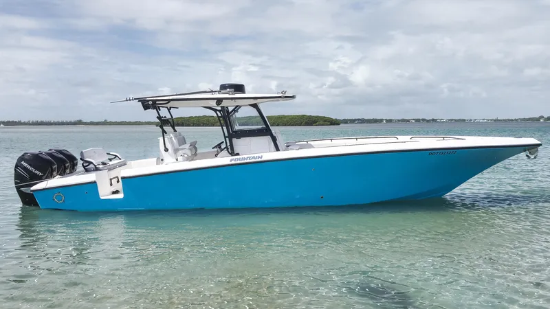 Full Throttle Yacht Photos Pics 2022 Fountain - Exterior profile on the water