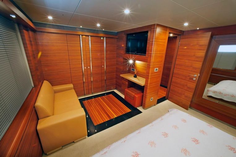 2012-138-custom-avangard-yachts-2014