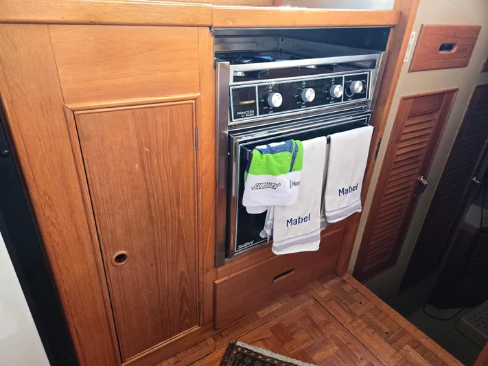 Mabel Yacht Photos Pics 