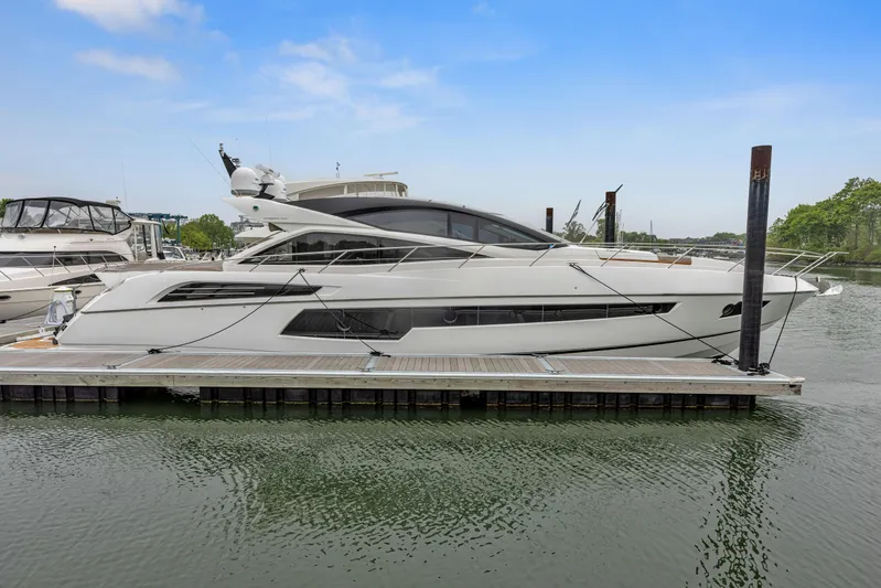 Diggin It Yacht Photos Pics 