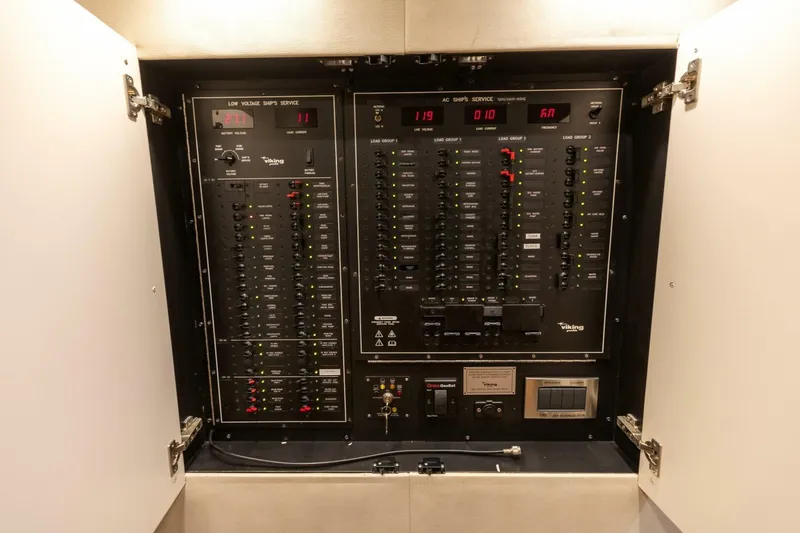 Up To It Yacht Photos Pics 2015 Viking 52 Sport Tower- UP TO IT- Breakers