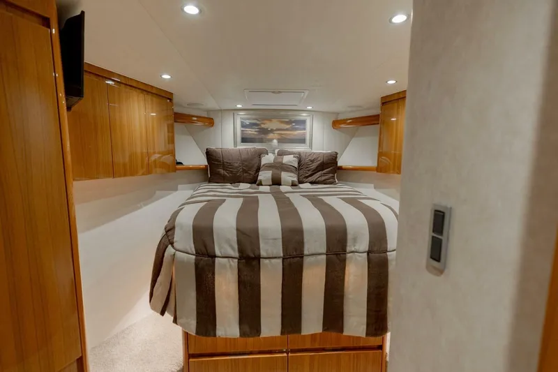 Up To It Yacht Photos Pics 2015 Viking 52 Sport Tower- UP TO IT- Master Stateroom