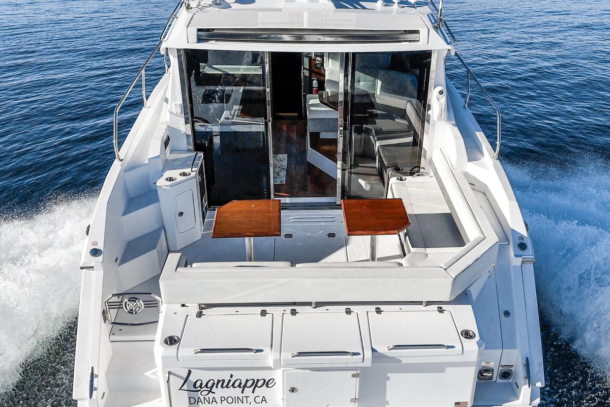 2023 Cruisers Yachts 42 