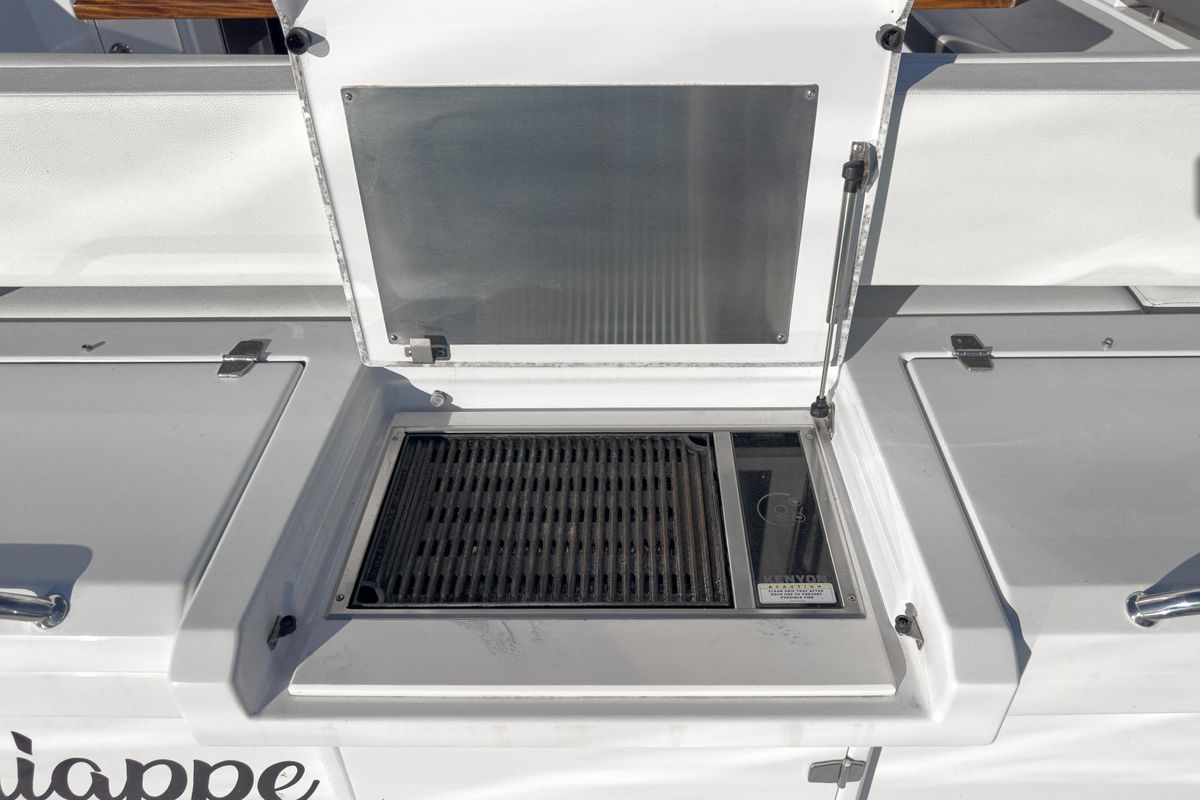 2023 Cruisers Yachts 42 