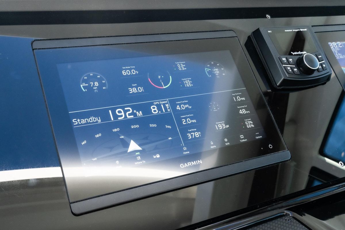 2023 Cruisers Yachts 42 