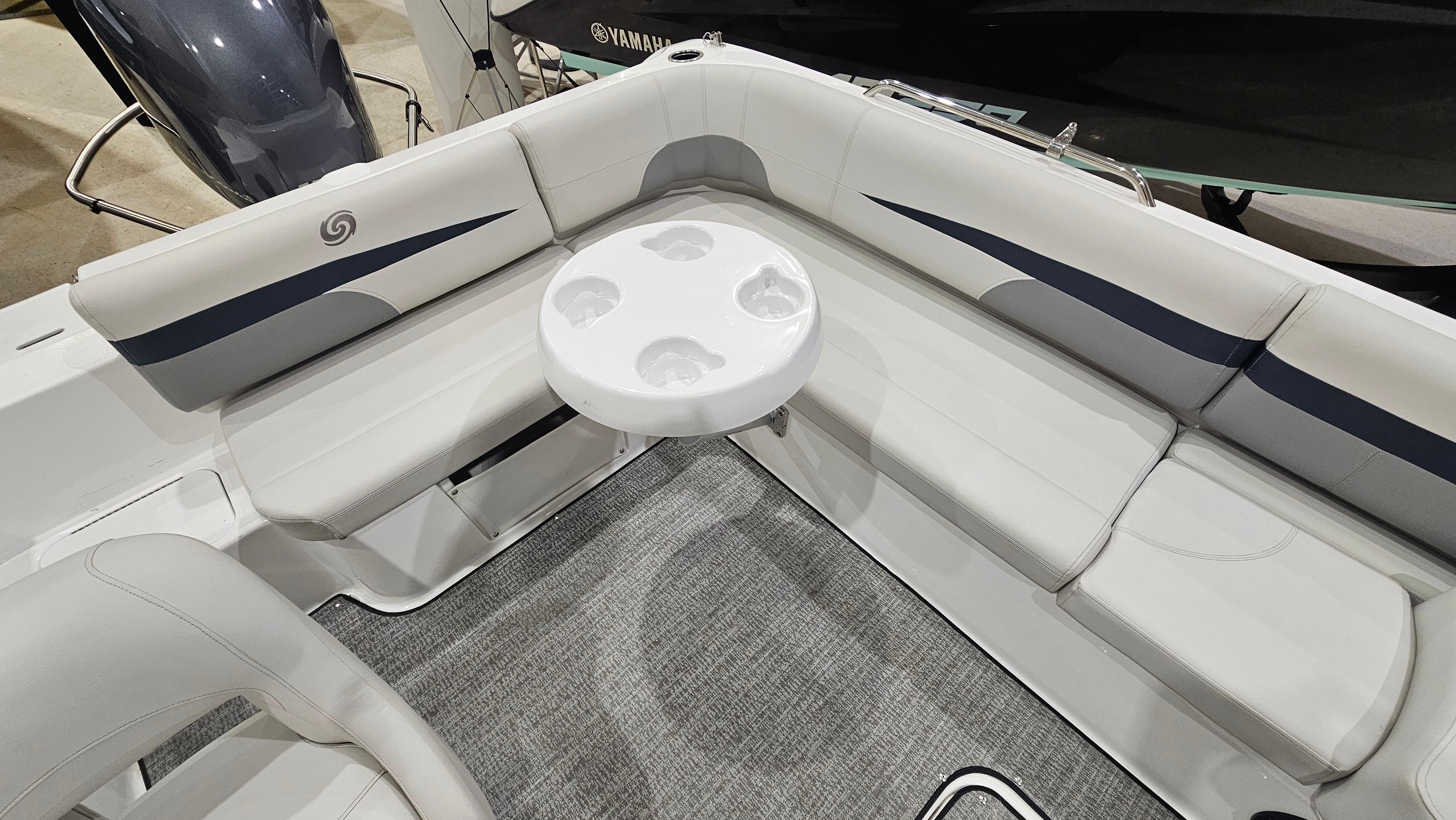 Outboard deck boat - SS 201 OB - Hurricane - wakeboard / 12-person max. /  sundeck