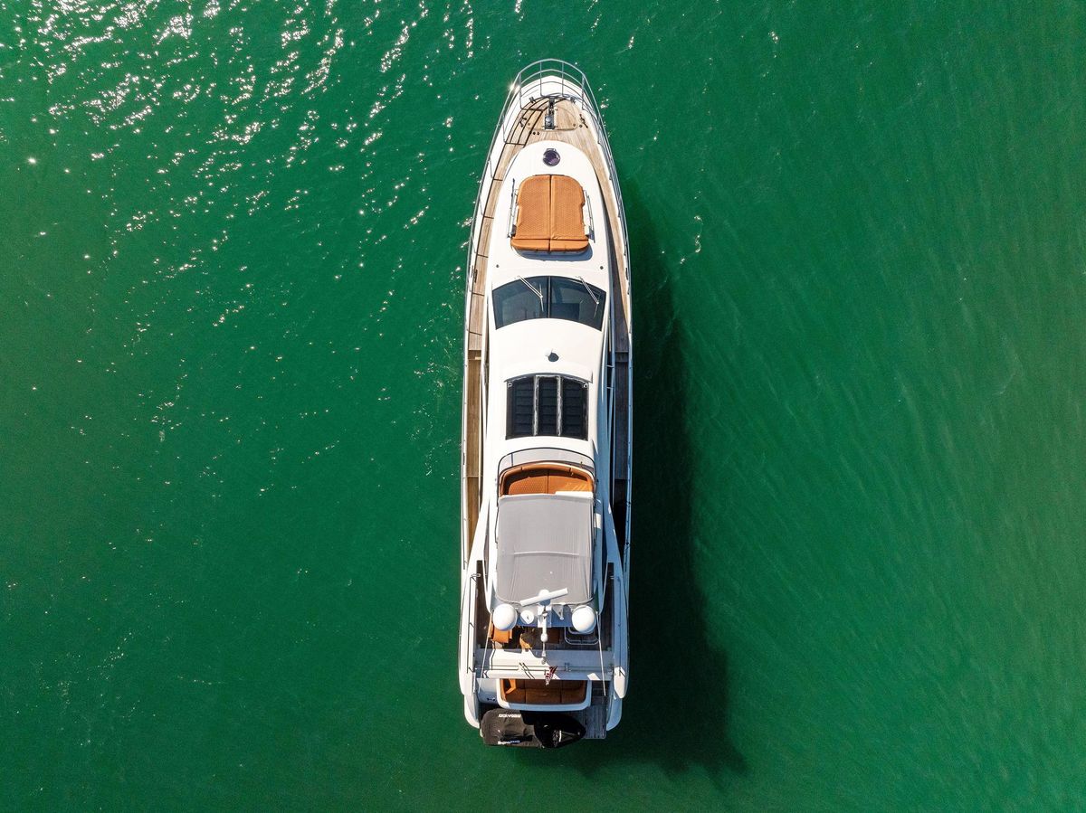 2014 Azimut 72 