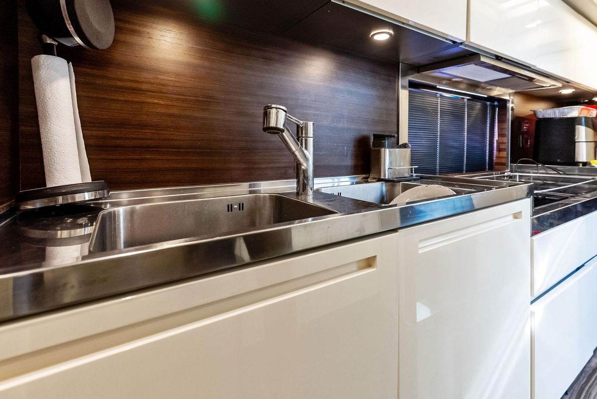 2014 Azimut 72 