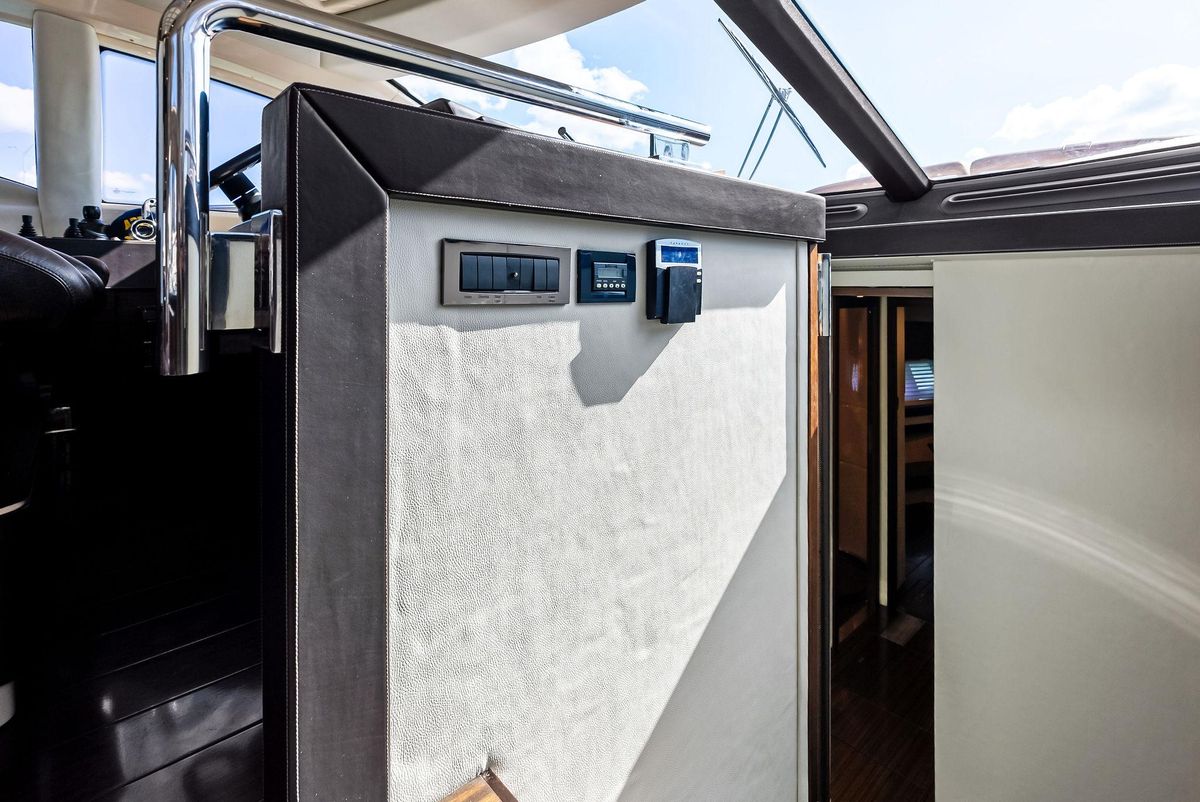2014 Azimut 72 