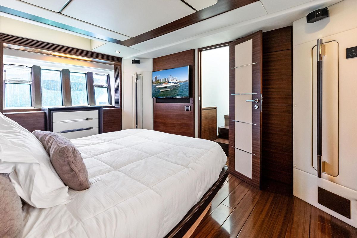 2014 Azimut 72 