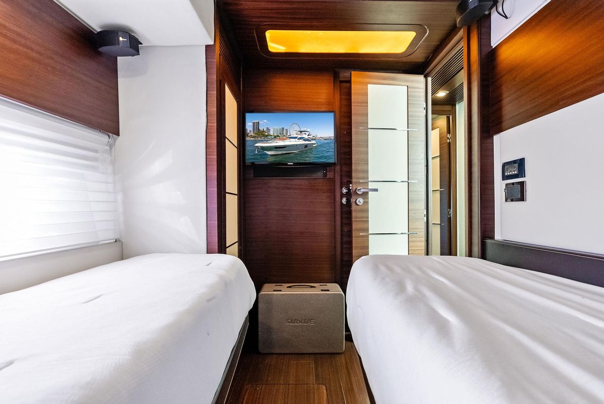 2014 Azimut 72 