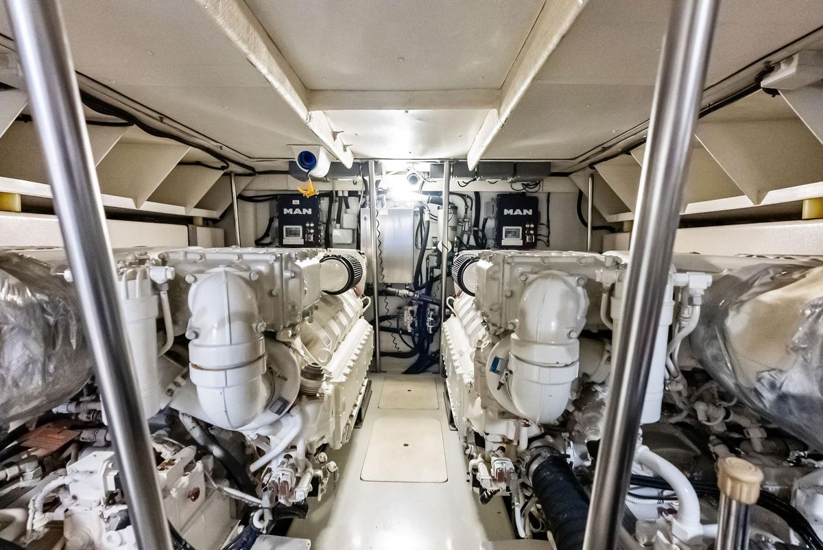 2014 Azimut 72 