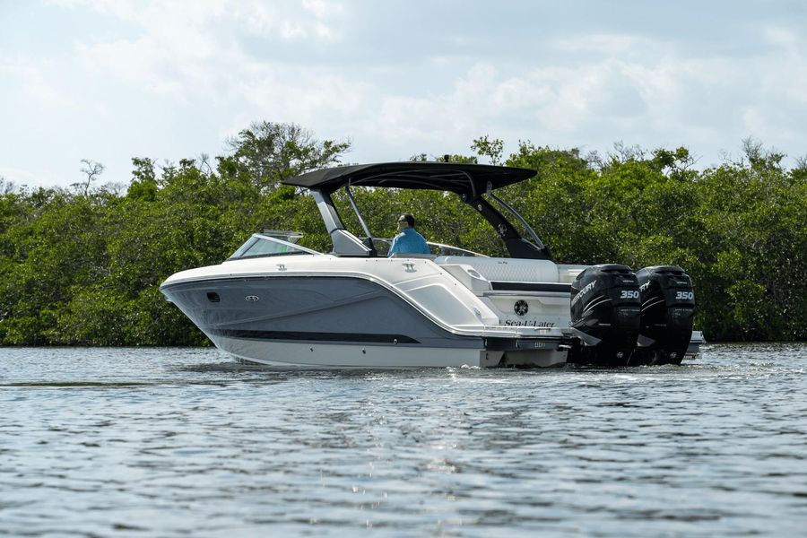 2019 Sea Ray 310 SLX OB