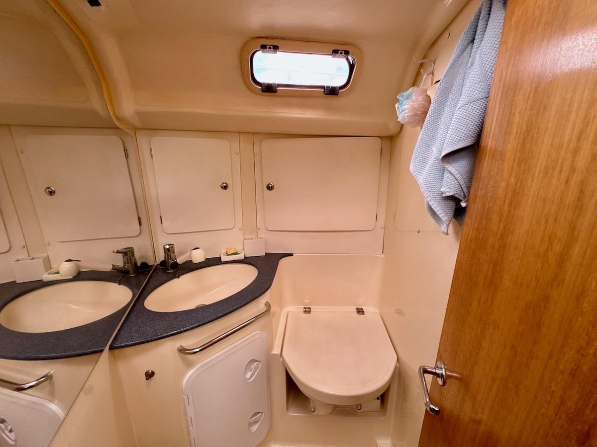2003 Bavaria 44 