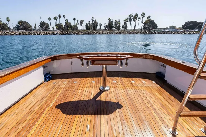 Shotgun Yacht Photos Pics 1981 Merritt 55 Convertible Aft Deck