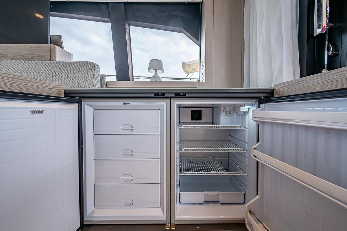 2021 Ferretti Yachts 50 