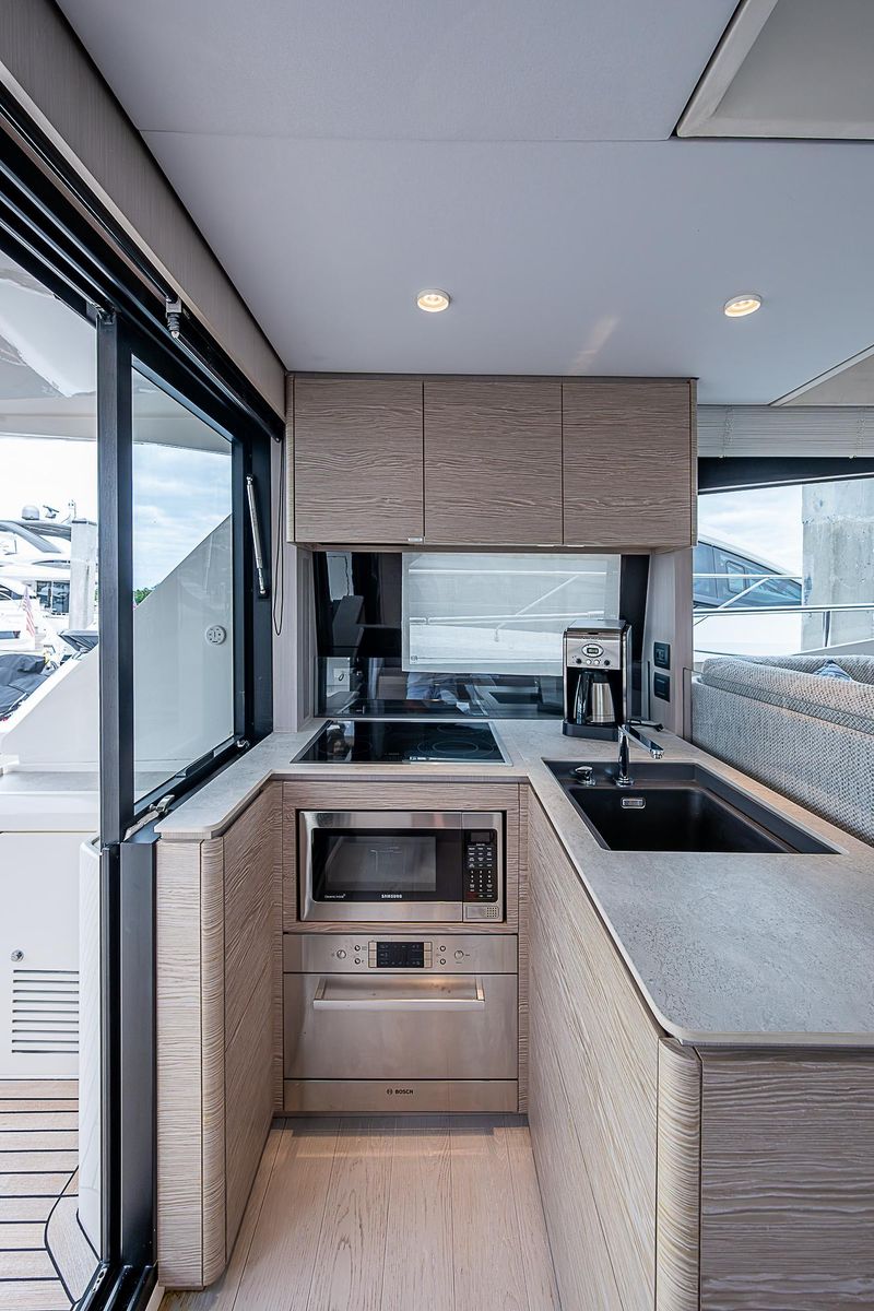 2021 Ferretti Yachts 50 