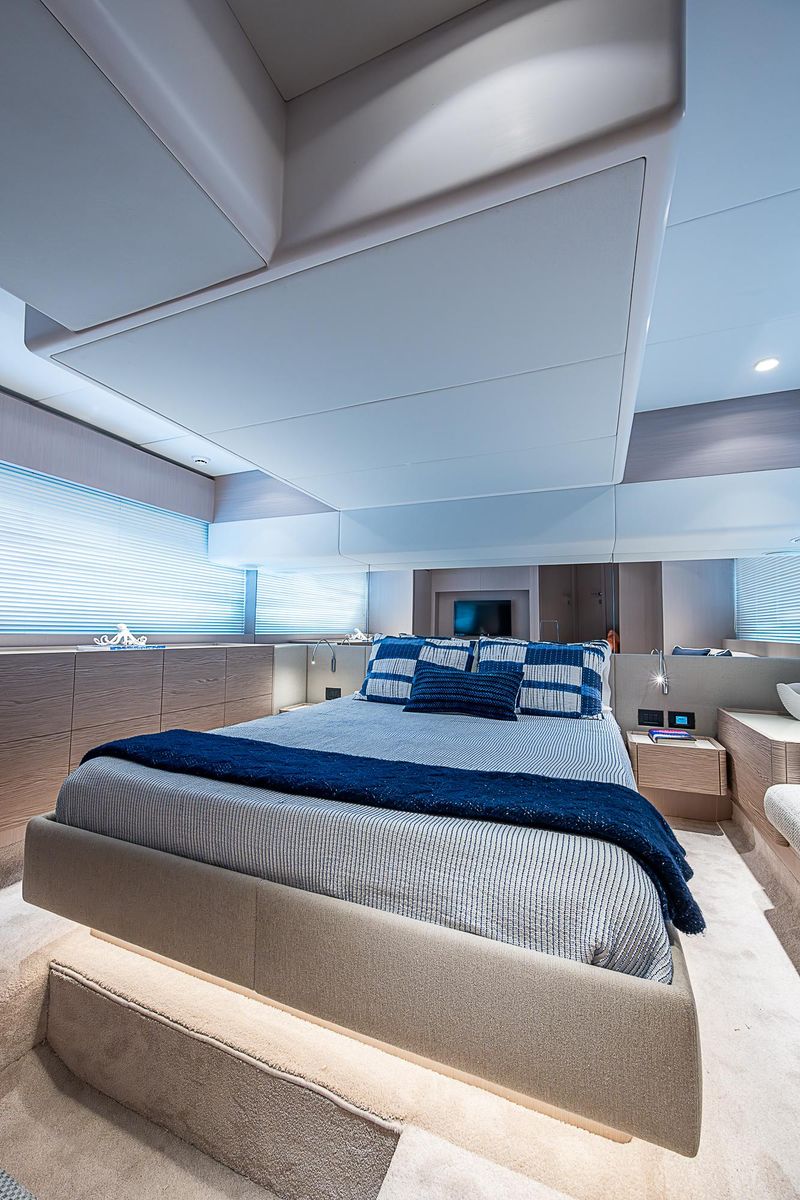 2021 Ferretti Yachts 50 