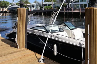 Sea Ray 270 Sundeck Outboard