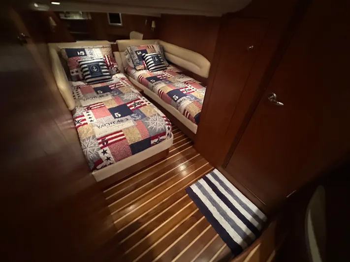 Scoutabout Yacht Photos Pics Interior of 2007 Tiara Yachts Sovran with twin beds.