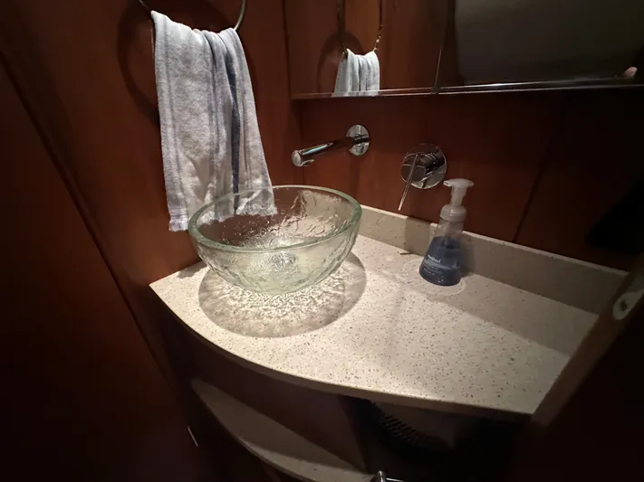 Scoutabout Yacht Photos Pics Glass sink in 2007 Tiara Yachts Sovran bathroom.