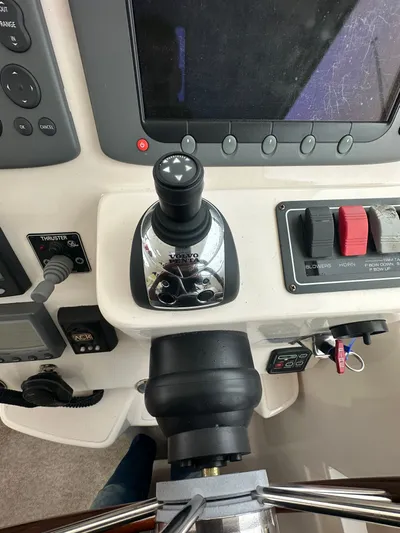 Scoutabout Yacht Photos Pics 2007 Tiara Yachts Sovran helm with joystick and control panel.