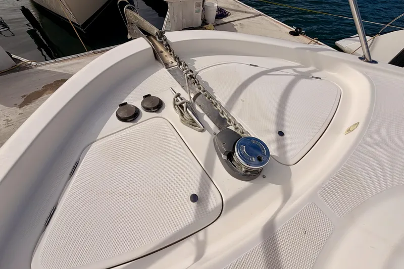 Spirit Of St Louis Yacht Photos Pics 2001 Maxum 4600 SCB Limited Edition yacht deck with anchor chain and winch.