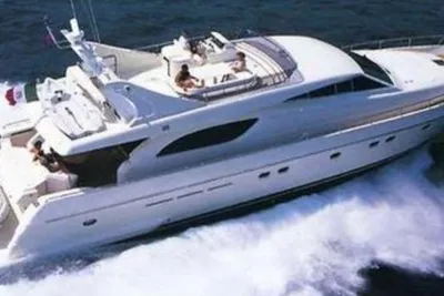 Ferretti Yachts 72