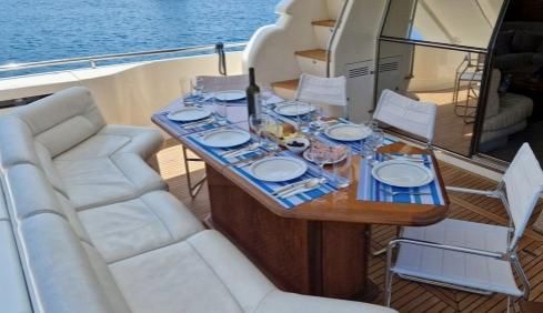 2002 Ferretti Yachts 72 
