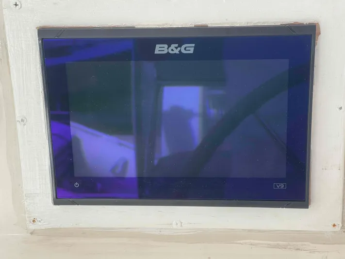 Endless Summer Yacht Photos Pics B&G V9 marine display mounted on Admiral Executive 2008 dashboard.