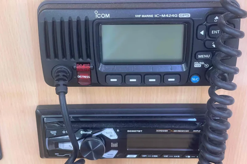 Endless Summer Yacht Photos Pics VHF marine radio and CD receiver in a 2008 Admiral Executive boat.