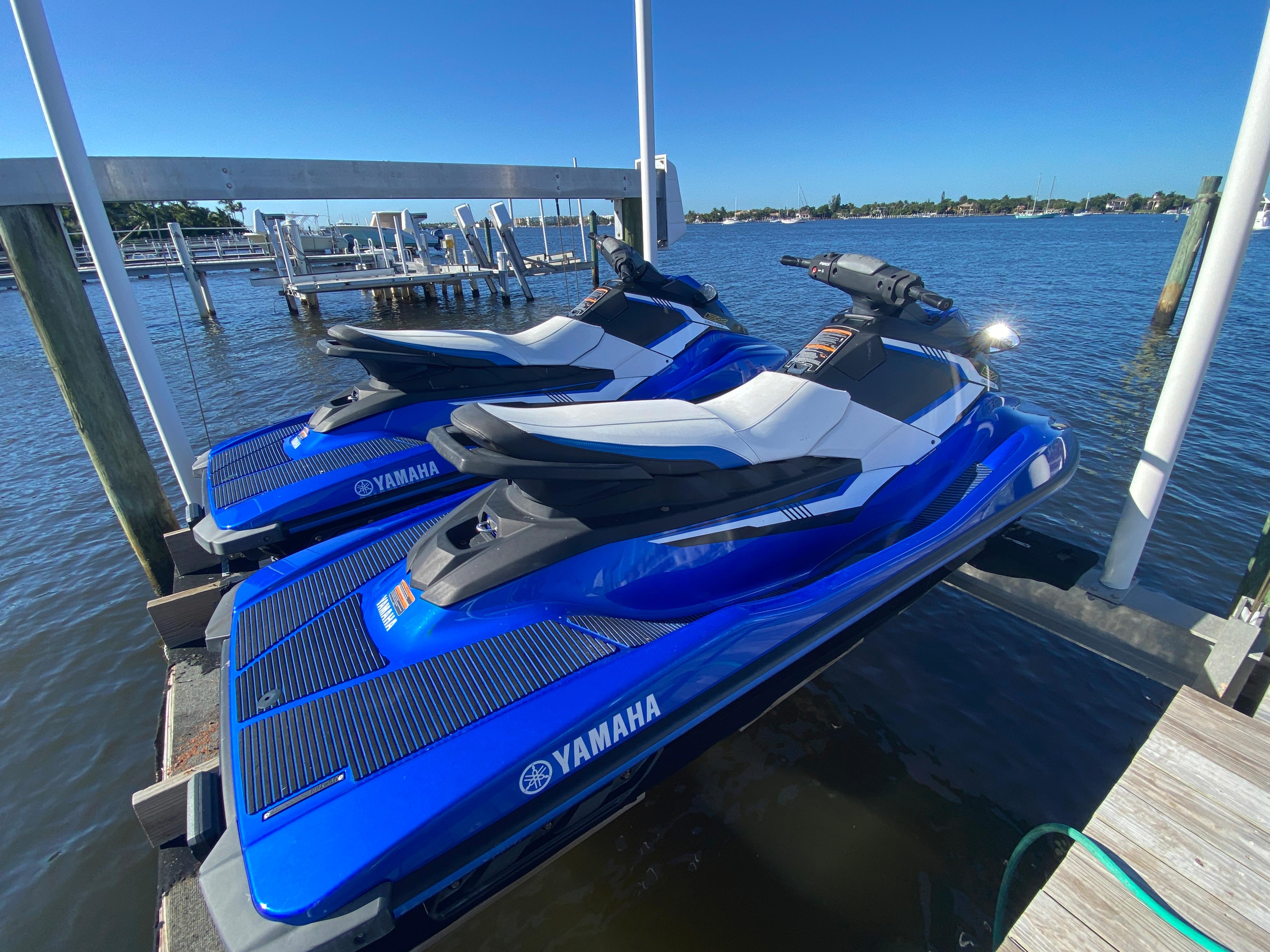 2017 Yamaha WaveRunner EX Deluxe Moto d