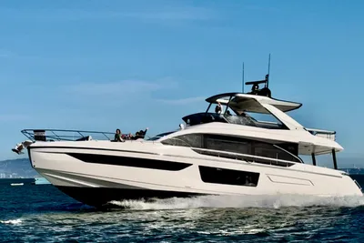 Azimut Fly 68