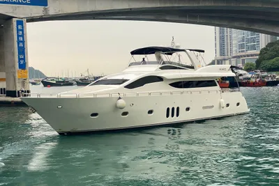 Custom Accelera 82