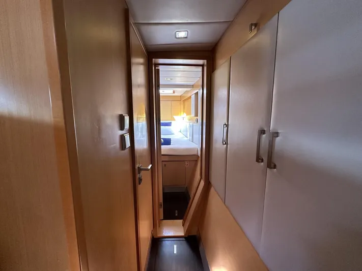 Zahora Yacht Photos Pics 