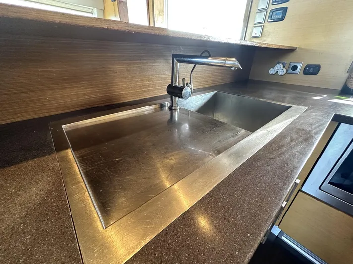 Zahora Yacht Photos Pics 