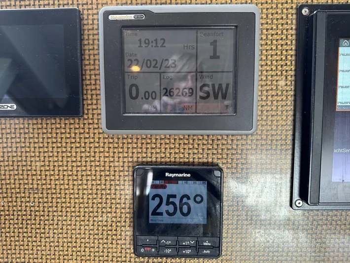 Zahora Yacht Photos Pics 