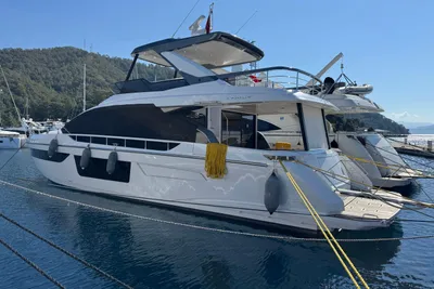 2023 Azimut Fly 68