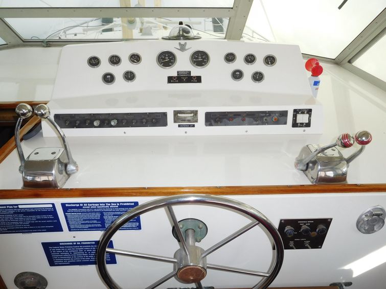 1977-42-bertram-42-flybridge-motor-yacht