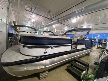 Viaggio Diamante D23Q- Ultimate Quad Seating!