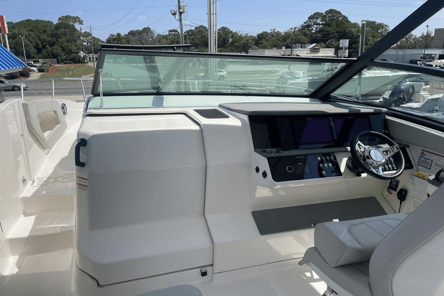 2020 Sea Ray 320 Sundancer OB