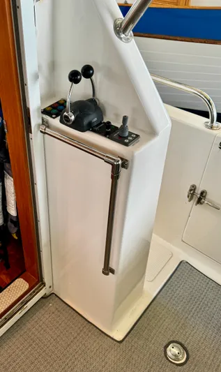 Odyssey Yacht Photos Pics Cockpit Control Station