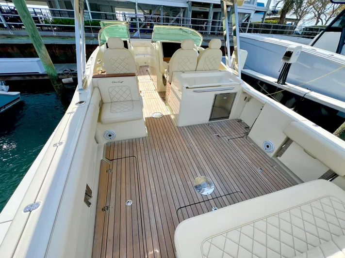  Yacht Photos Pics 2022 Chris-Craft Calypso 30 boat with elegant seating and teak deck.