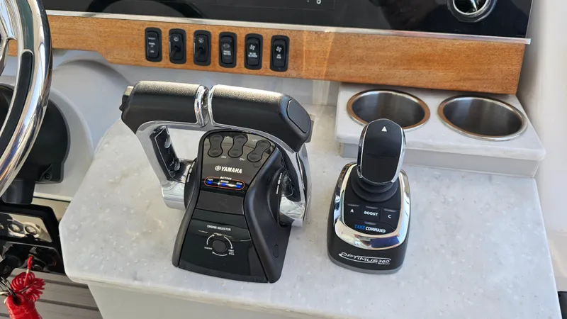  Yacht Photos Pics 2021 Regal 38 SAV boat controls with Yamaha throttle and joystick.