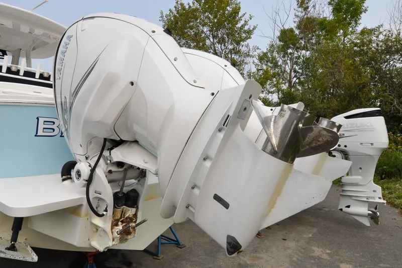 Blue Fox Yacht Photos Pics Regulator 31 - Blue Fox