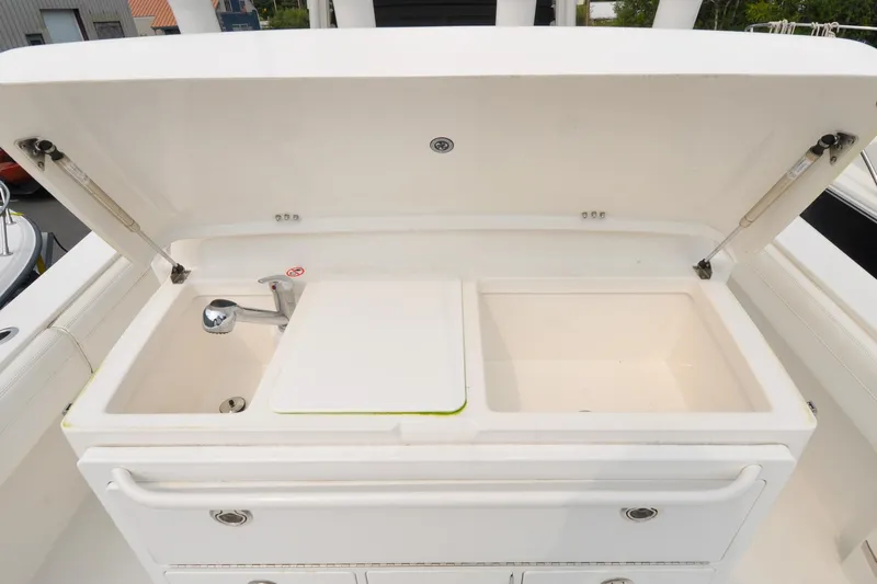 Blue Fox Yacht Photos Pics Regulator 31 - Blue Fox